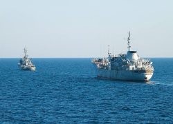 Два корабля ВМС Украины прошли под&nbsp;&laquo;Керченским мостом&raquo;