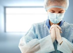 Прежде чем лечь под нож, подумайте. Не все операции одинаково полезны!