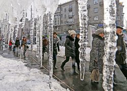 Сосульки  уложили в&nbsp;больницу восьмерых киевлян