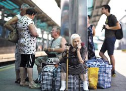 Помощь переселенцам:  от консультаций до благотворительности