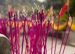 Благовония опаснее сигар