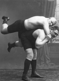 Бульон, каша и усы: старый рецепт силы атлетов