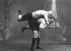 Бульон, каша и усы: старый рецепт силы атлетов