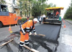 Кличко обещает отремонтировать 16% дорог Киева до конца 2016 года