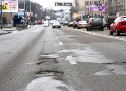 Латка на латке: гости Евровидения ужаснутся разбитым дорогам Киева