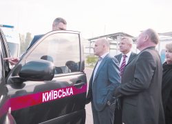 Джипы чиновников стали машинами скорой помощи