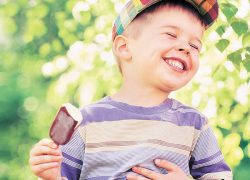 Пара плюсов  мороженого в жару