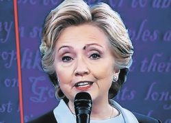 Муха Клинтон завела свой Twitter