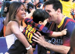 Месси женится и проигрывает Роналду