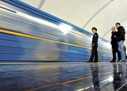 11 турникетов  в киевском метро  заработают  без жетонов