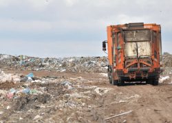 Киевский мусор могут начать вывозить в Чернобыль