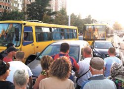 Чучело Виталия Кличко сожгли у станции метро &laquo;Героев Днепра&raquo;