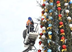 Главная елка страны выше прошлогодней на два метра