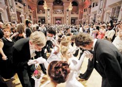 Поездка Порошенко на Венский бал обойдется госбюджету почти  в 800 тысяч гривен