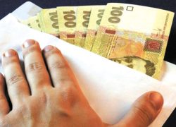 Начальника военного госпиталя поймали на взятке в 52 000 гривен