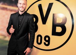 Андрей Ярмоленко не попадает по мячу в Бундеслиге